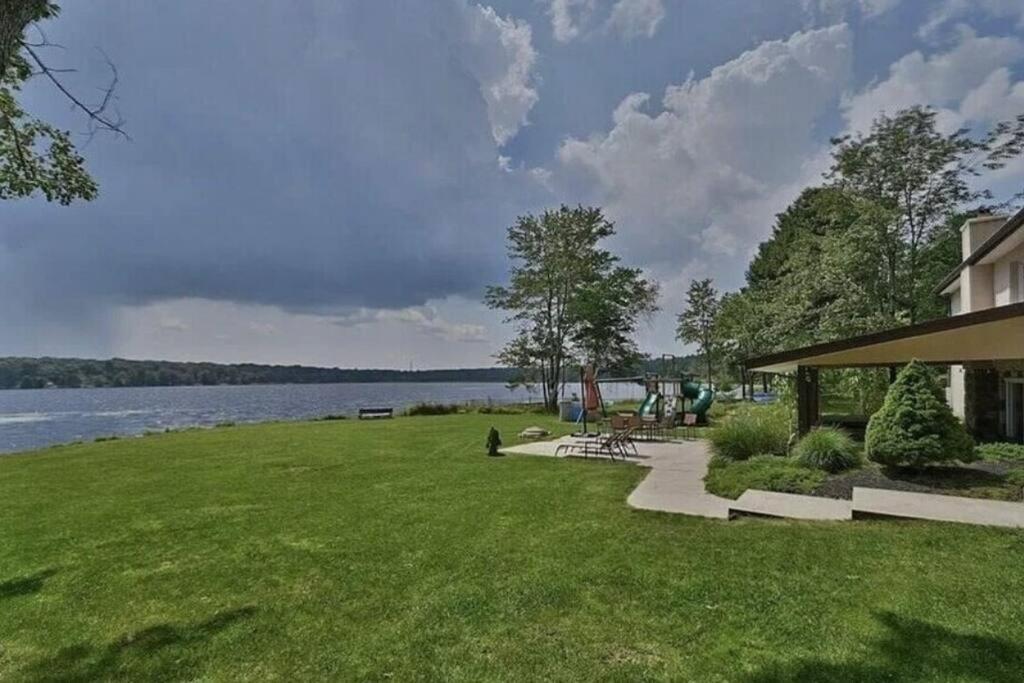 Hideaway - Lakehouse/Spa/Dock/ Pocono Summit Exteriör bild